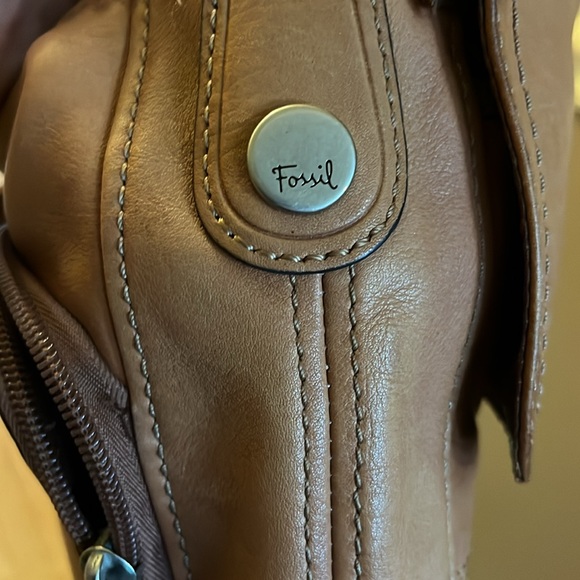 Fossil soft leather crossbody bag tan leather adjustable strap - Picture 9 of 9